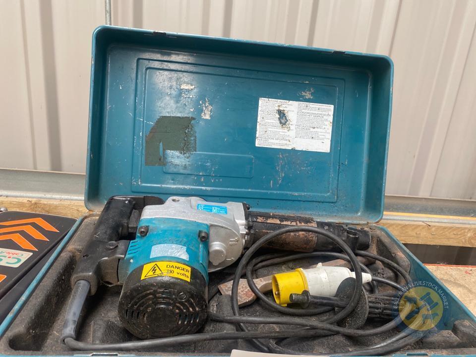 Makita 110v Rotary Hammer with Chisel and Case