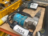 Makita 110v Chipping Hammer with Chisel
