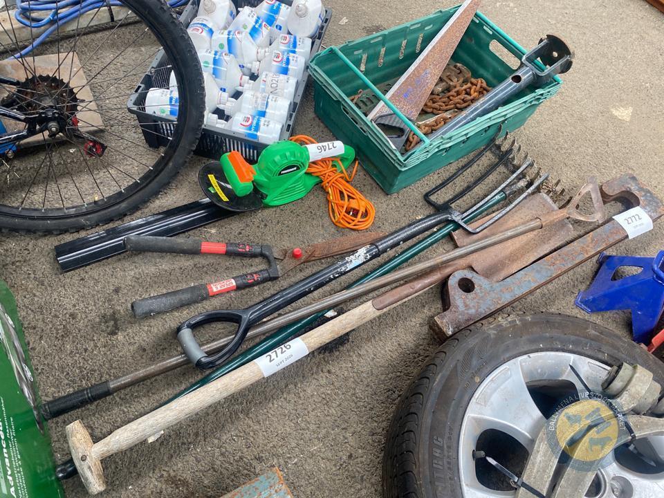 Selection of Spade, Grape, Rake etc