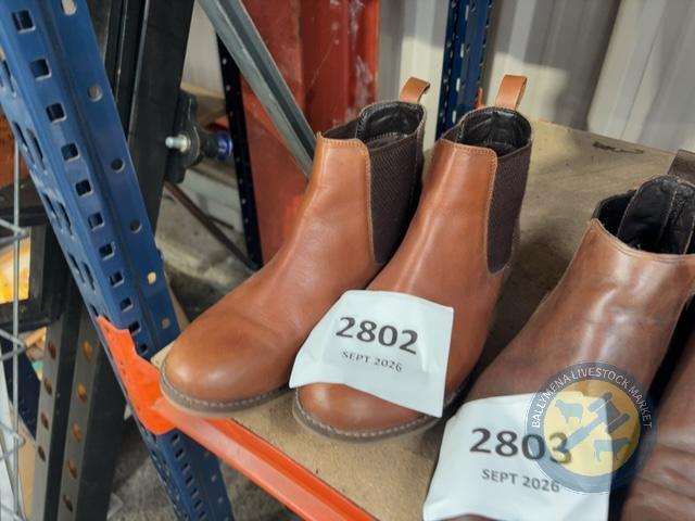 Pair of Size 8 Light Brown Boots