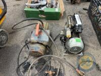 2x airline pumps