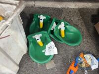 4 plastic drinker