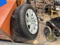 18 inch Land Rover alloy wheel - 2