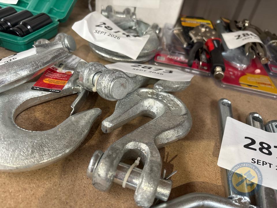 2 chain hooks