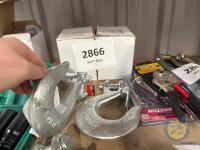 2 chain hooks