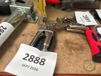 2 pairs 4 way locking clamps