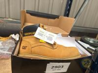 pair of caterpillar boots size 10