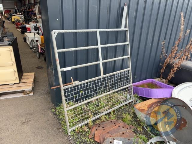 IFor Williams mesh dividing gate