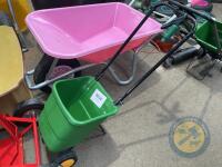 green garden spreader - 2
