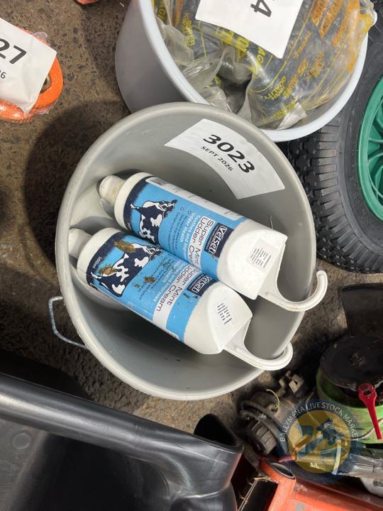 bucket & 2 udder mints
