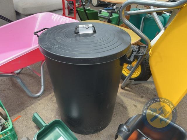 110L black feed bin