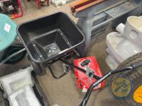 black garden/sald spreader - 2
