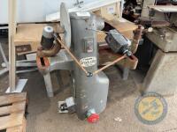 Wood trimming lathe