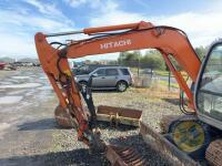 Farm Dispersal Lewis McClinton, Glenwherry - Hitachi 70 7tn Digger & 5x buckets including &pound;600 Riddell Bucket - 4