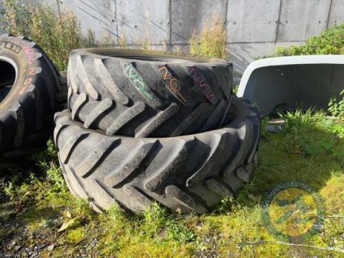 2x 650/65 & 2x 540/65 R30 Michelin Tyres