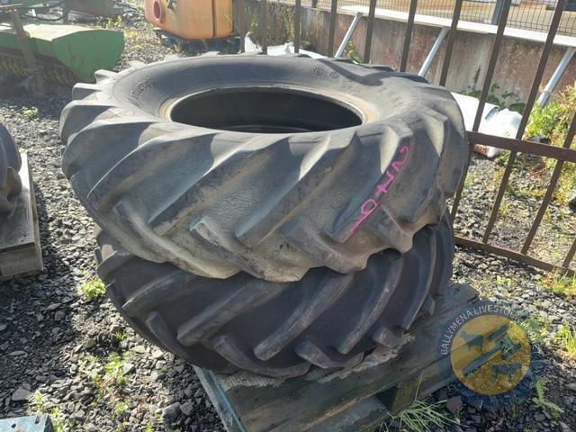 14 R24 2x Tyres