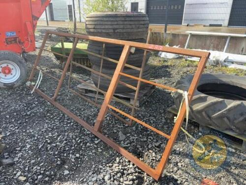 1x 10'6 Creep Gate & 1x 5ft Hurdle