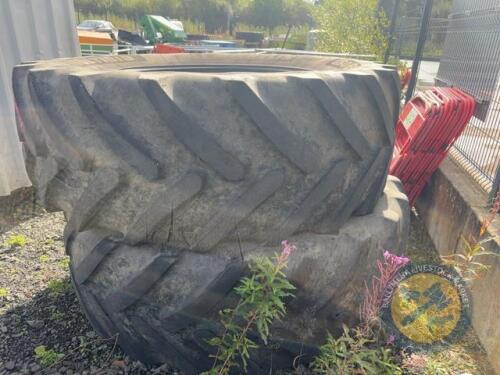 2x 650/65 R42 Tyres