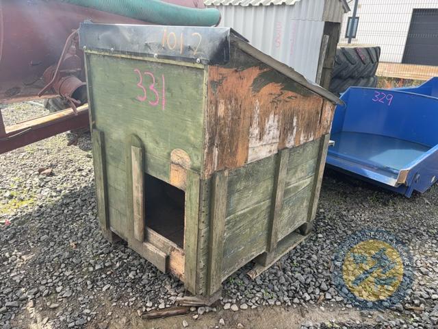 Wooden Hen Nesting House