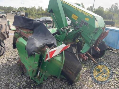 John Deere 132 Front Mower