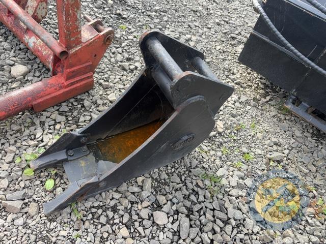 Used 9" Digger Bucket