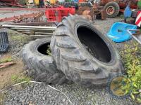 2x 440/65 R28 Tyres - 2