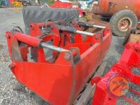 Red Sheargrab c/w Manitou Brackets