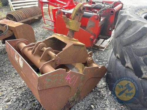 Clamshell Bucket / Grab with Rotator - Ram Missing