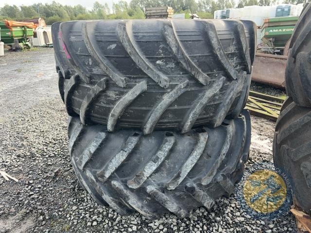 2x 800/65 R32 Tyres