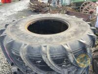 2x 800/65 R32 Tyres - 2