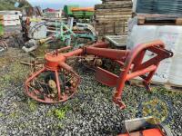 Haybob Comes with Gate