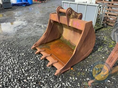 Digger Bucket 65mm Pins