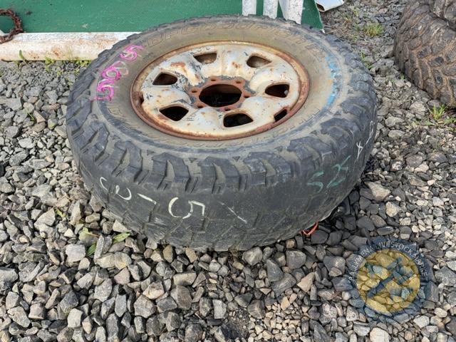 1 235/85 R16 BF Goodrich Tyre & Rim