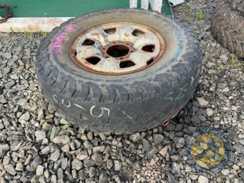 1 235/85 R16 BF Goodrich Tyre & Rim