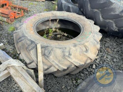 1 15.5/80 R24 Tyre