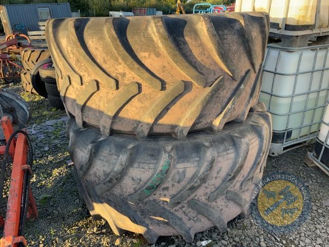 2x 30.5/R32 Tanker Tyres