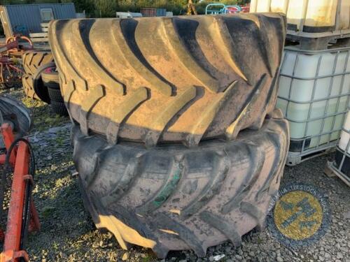 2x 30.5/R32 Tanker Tyres