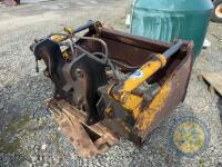 Johnston Sheargrab JCB Brackets - 3