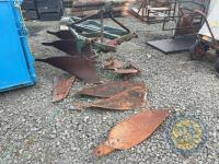 Ransomes 3 Furrow Plough with Spare Parts - 2
