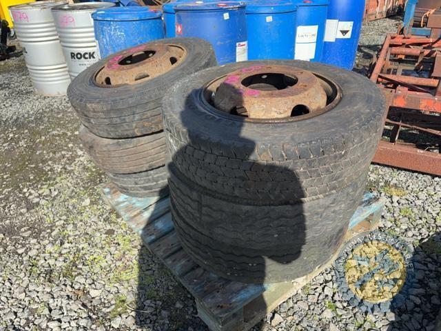 6 Lorry Wheels 4 x 6stud 2 x 8stud