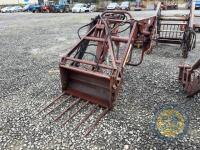 Quicke 2560 Loader with Brackets for MF 290 & graipe - 2