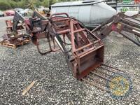 Quicke 2560 Loader with Brackets for MF 290 & graipe - 4