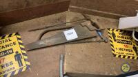 2x hand saws - 2