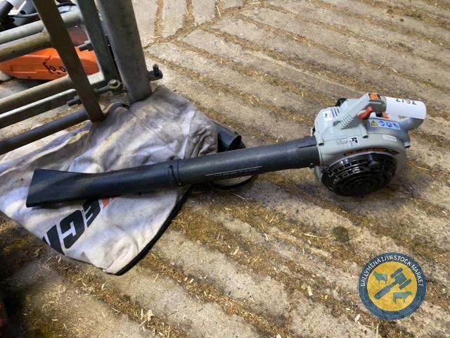 Echo ES2400 hand held blower with bag, starts, runs, blows