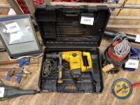 Dewalt D2581OK 110V Kango 2 bits, running well
