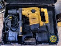 Dewalt D2581OK 110V Kango 2 bits, running well - 2