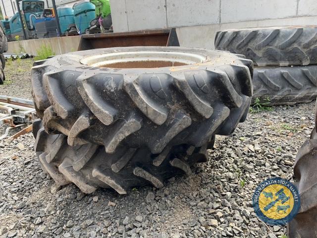 Set of 13.6x24