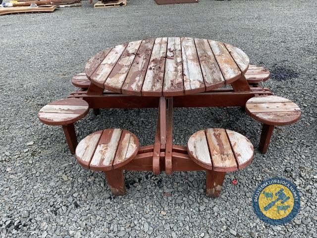 Picnic table 8 seater