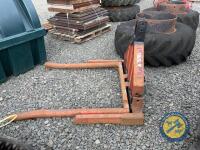 Nugent bale lifter - 2