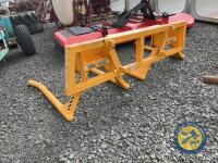 Yellow bale lifter with eurobrackets - 2